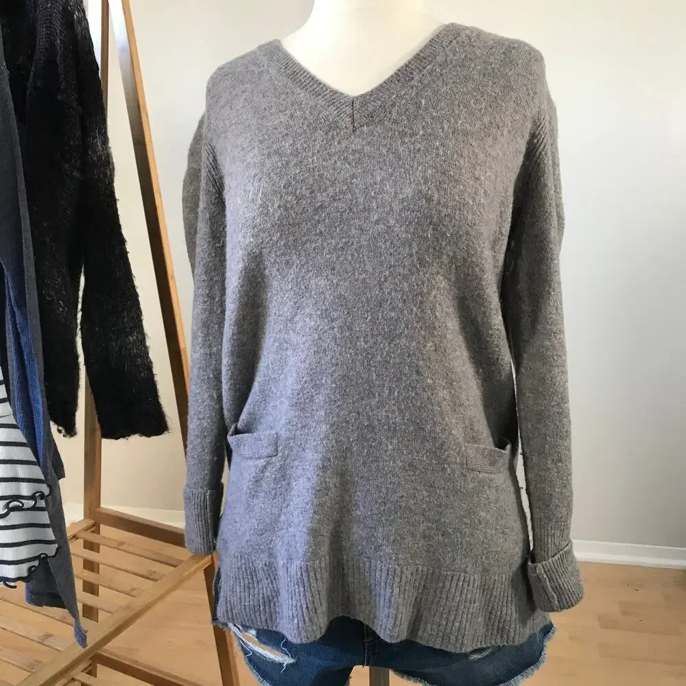 J. Crew • V Neck Front Pocket Tunic Sweater